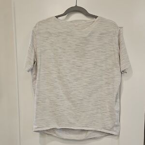 Lululemon Back In Action Short Sleeve Shirt Size 4